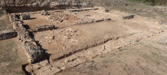 Φωτογραφία Στο φως το Βασιλικό Γυμνάσιο της Μίεζας – Βρέθηκαν γραφίδες που χρησιμοποιούσαν οι μαθητές του Αριστοτέλη